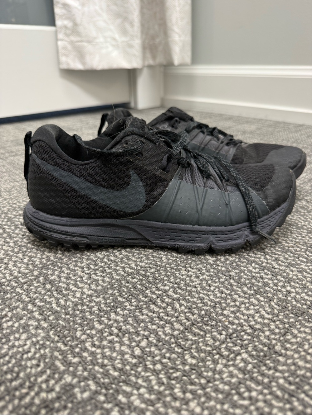 Nike Women’s Black Low-Top Training Sneakers